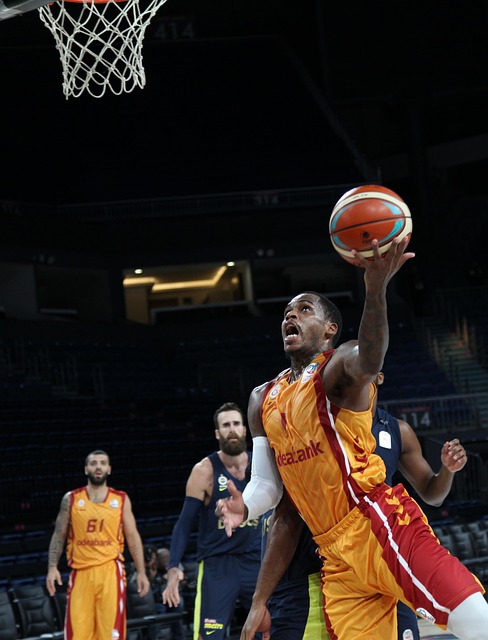 尤其是周琦 尤其是周琦