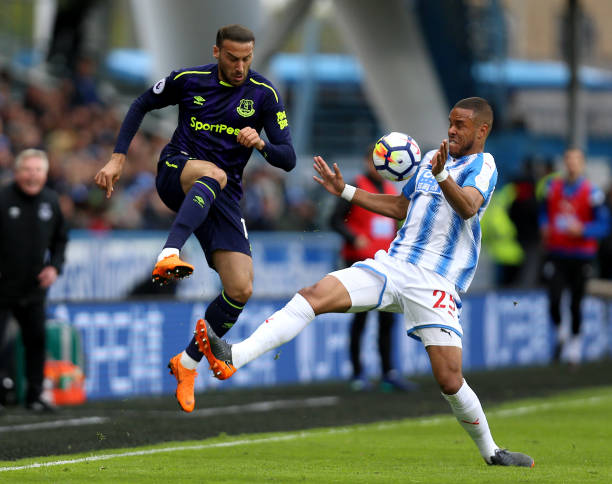 多特官方：萨比策对莱比锡时膝盖受伤，未来周进行康复训练.