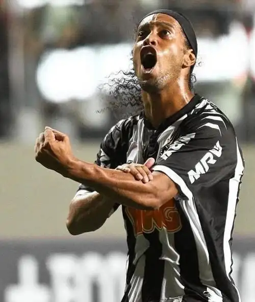 的坚守与担 的坚守与担