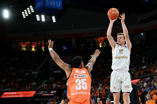 成名之地时 成名之地时